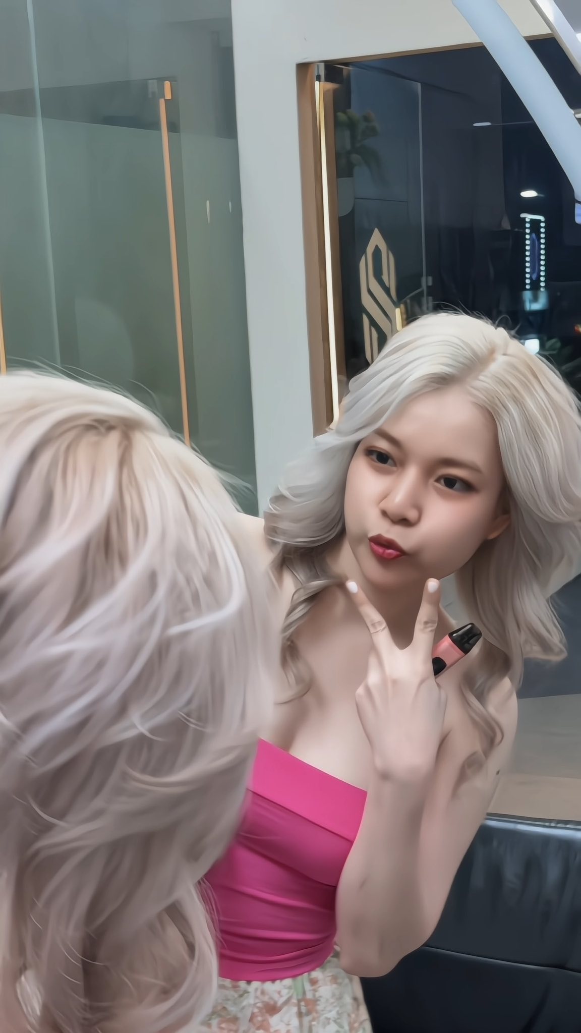 📌 Gợi ý bài viết tiếp theo bạn nên làm: Tóc Uốn Hàn Quốc Đẹp Nhất Cho Mặt Tròn – Đừng Bỏ Qua SeBusan! Top Màu Nhuộm Tóc Thời Trang Hot Trend 2025 Tóc Hư Tổn Nặng – Làm Sao Để Phục Hồi Tại Salon? Bảng Giá Dịch Vụ SeBusan Hair Studio 2025 – Ưu Đãi Cập Nhật Mới Nhất