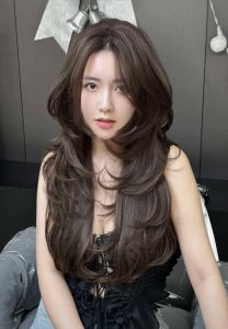 Tóc nào hợp cho nàng trán cao, mặt tròn, mắt to?
